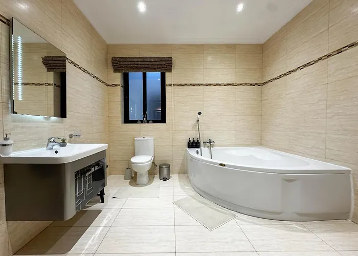 Apartamento Jacuzzi Terrace Getaway With Valletta Views Sliema