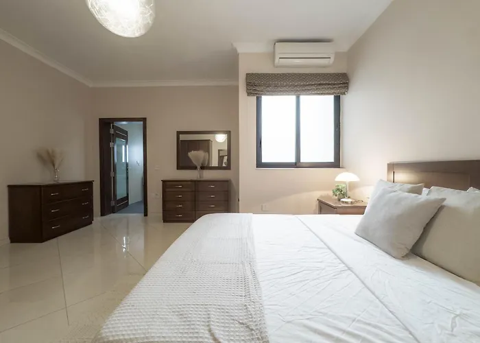 Apartamento Jacuzzi Terrace Getaway With Valletta Views Sliema