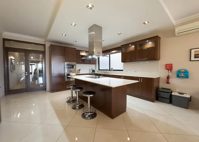 Apartamento Jacuzzi Terrace Getaway With Valletta Views