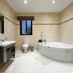 דירה Jacuzzi Terrace Getaway With Valletta Views סליאמה