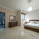 Jacuzzi Terrace Getaway With Valletta Views *