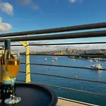 Jacuzzi Terrace Getaway With Valletta Views דירה