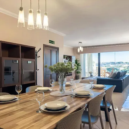 Jacuzzi Terrace Getaway With Valletta Views * Sliema