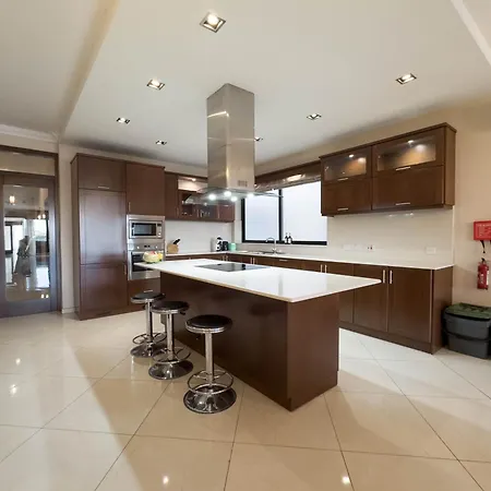 شقة Jacuzzi Terrace Getaway With Valletta Views