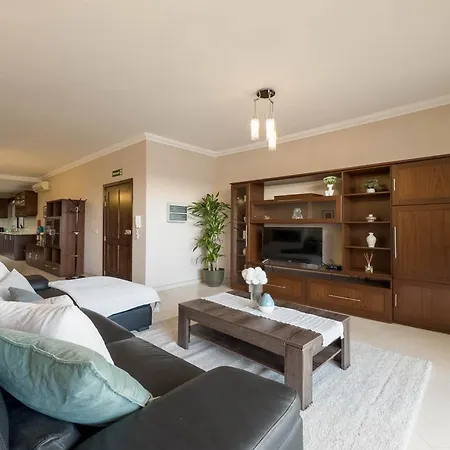 Jacuzzi Terrace Getaway With Valletta Views Apartment Sliema