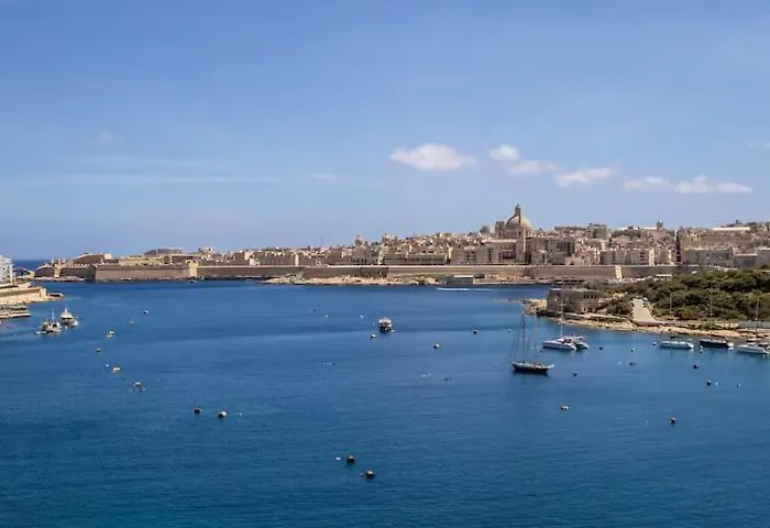Jacuzzi Terrace Getaway With Valletta Views * Σλιέμα