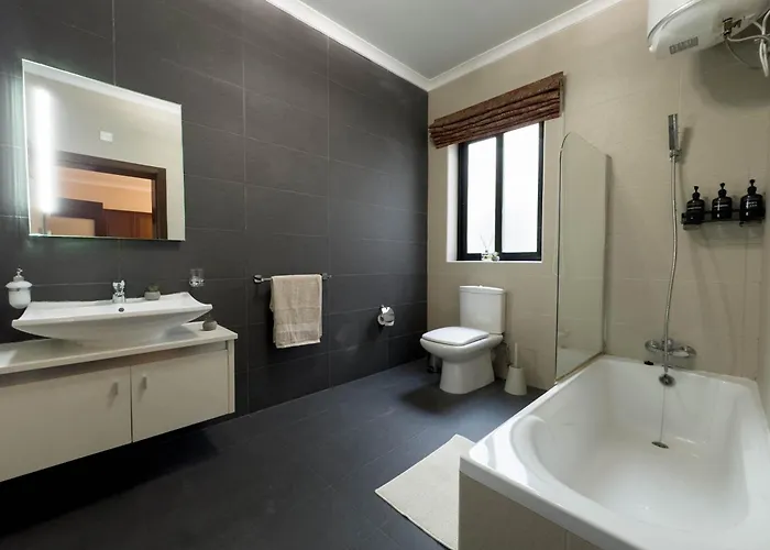 Διαμέρισμα Jacuzzi Terrace Getaway With Valletta Views