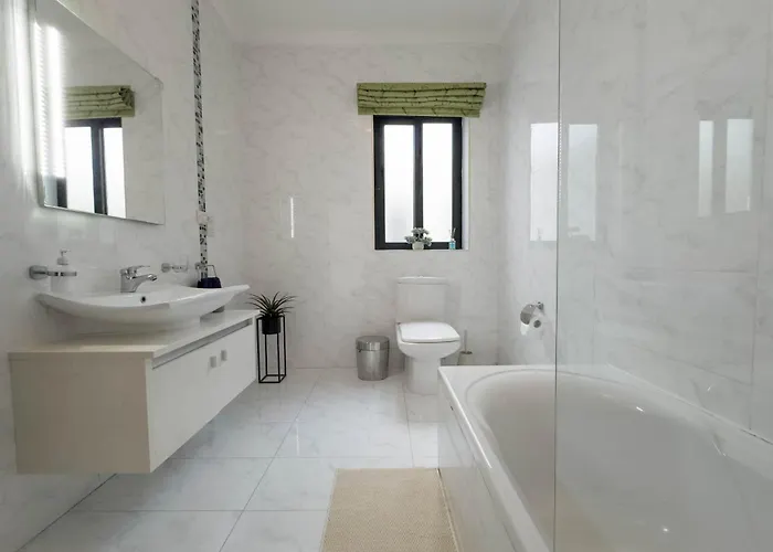 Jacuzzi Terrace Getaway With Valletta Views Σλιέμα